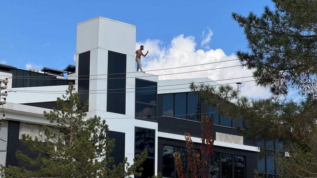 Konya'da çalıştığı firmadan alacaklı olan işçi yarı çıplak intihar girişiminde bulundu! Tam 3 saat sürdü 2